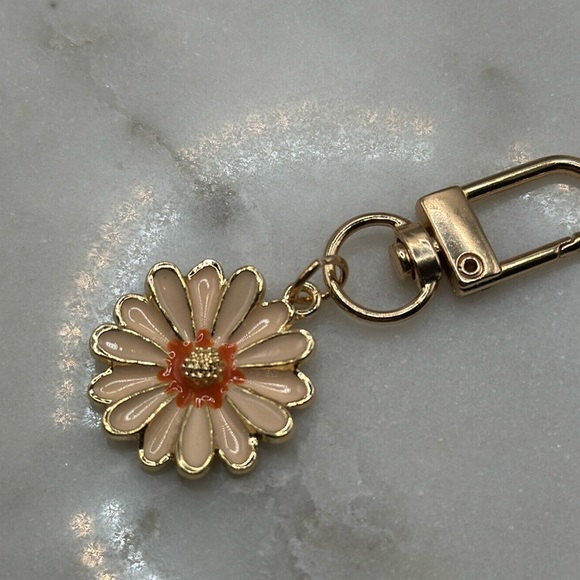 3/$12 Peach Dahlia Flower Gold Enameled Keychain - Picture 2 of 6